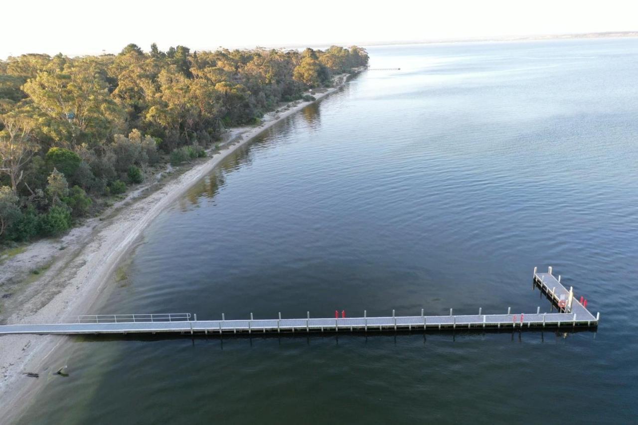 Swan Cove Beachfront Raymond Island المظهر الخارجي الصورة